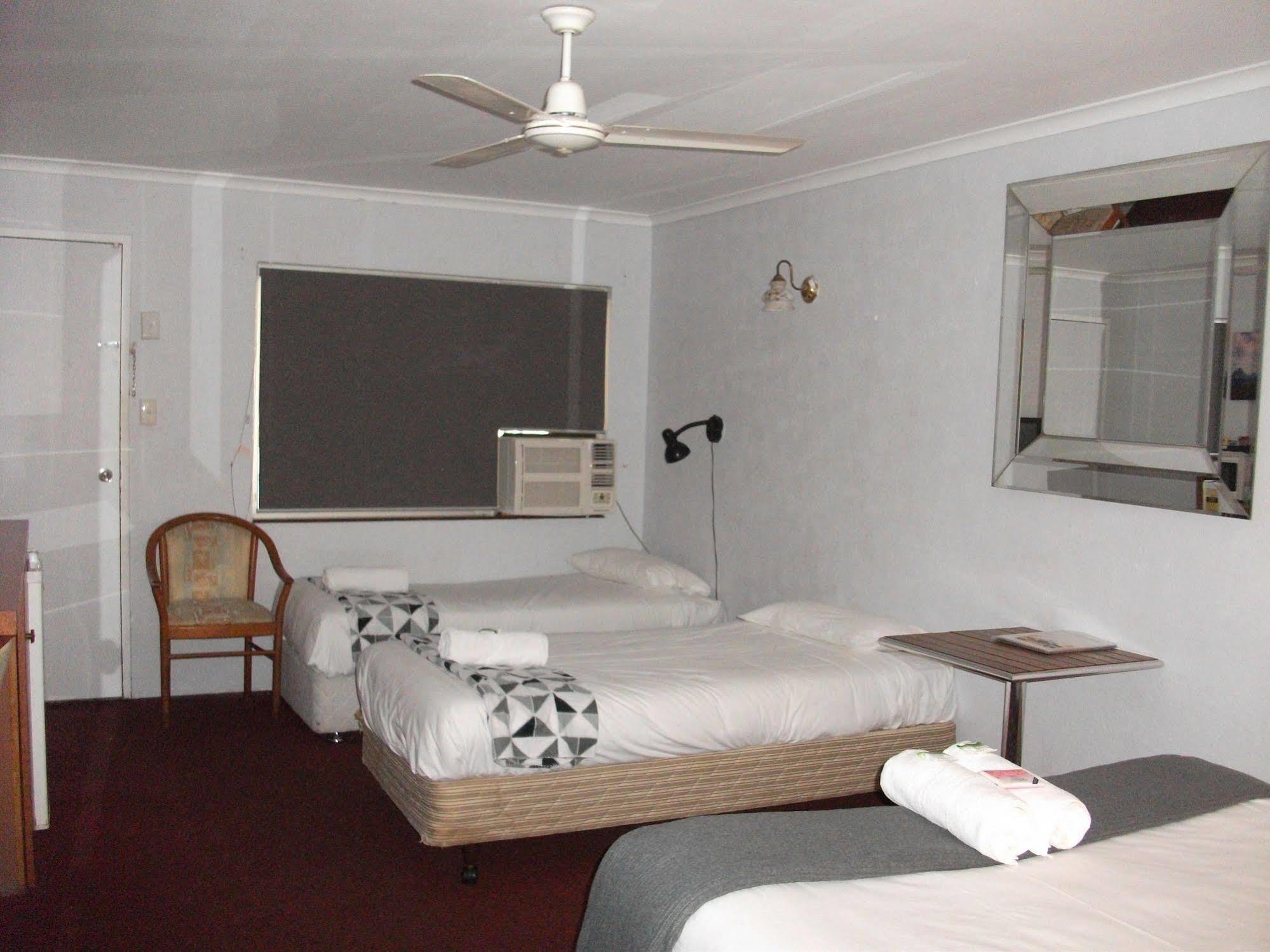 Beerwah Glasshouse Motel Eksteriør bilde