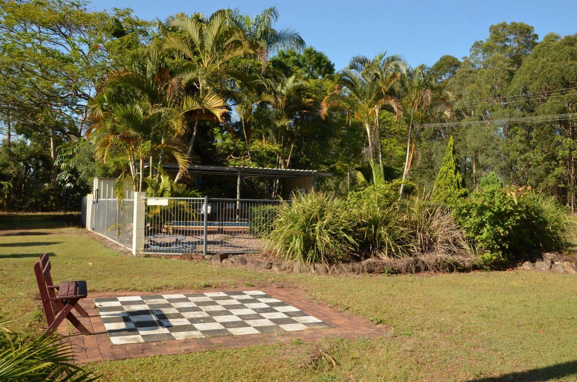 Beerwah Glasshouse Motel Eksteriør bilde